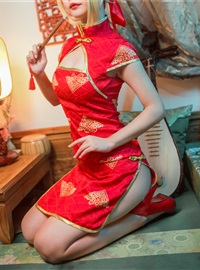 Rabbit playing with sister Ying and red cheongsam(13)